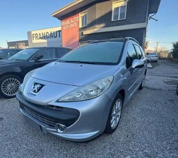 Peugeot 2071.6 HDi 90CV FAP SW XS Ciel