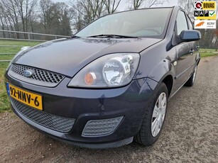 Ford Fiesta1.4-16V Ambiente dealer onderhouden met airco