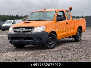 Toyota Hilux2.5 D-4D Sitzhzg AHK 1.Hd NETTO 8000€