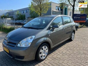 Toyota Verso1.6 VVT-i Terra - AIRCO - TREKHAAK - CRUISE !