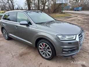 Джип Audi Q7