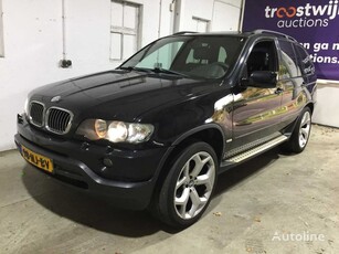 Продавам кросоувър BMW X5 на търг