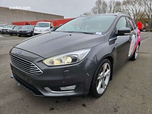 Продавам комби Ford Focus на търг