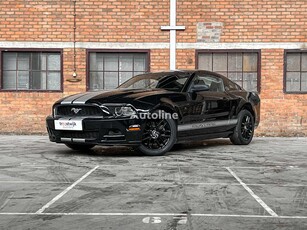 Продавам седан Ford Mustang на търг