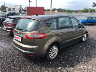 Миниван Ford S-MAX