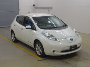 Хечбек Nissan LEAF