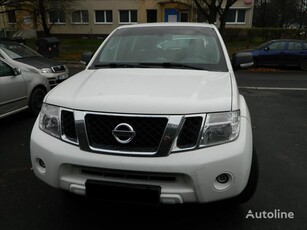 Джип Nissan Pathfinder