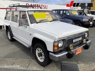 Джип Nissan SAFARI