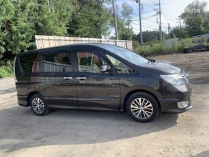 Миниван Nissan SERENA