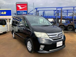 Миниван Nissan SERENA