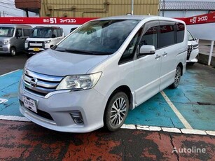 Миниван Nissan SERENA