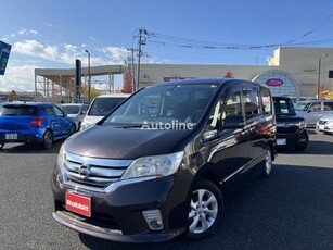 Миниван Nissan SERENA