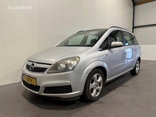 Продавам седан Opel Zafira на търг