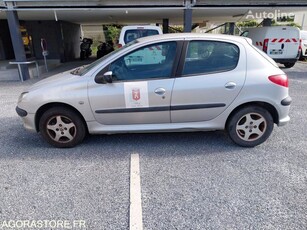 Продавам хечбек Peugeot 206 на търг