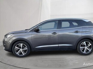 Продавам кросоувър Peugeot 3008 на търг