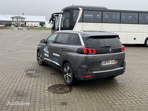 Джип Peugeot 5008