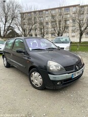 Продавам хечбек Renault CLIO на търг