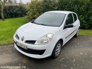 Продавам хечбек Renault CLIO на търг