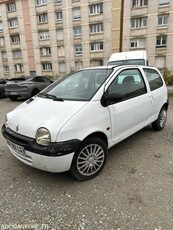 Продавам хечбек Renault TWINGO на търг