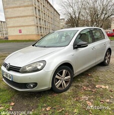 Продавам хечбек Volkswagen GOLF на търг