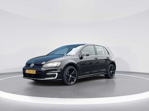 Продавам хечбек Volkswagen Golf на търг