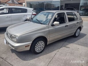 Хечбек Volkswagen Golf