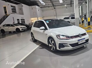 Хечбек Volkswagen Golf