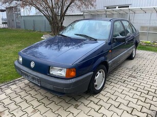 Volkswagen Passat1.8 CL