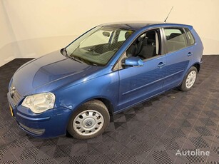 Продавам хечбек Volkswagen Polo на търг