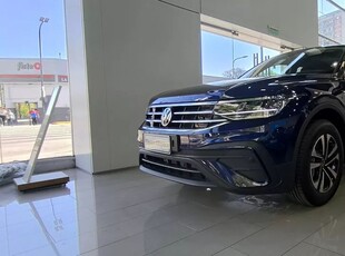 Кросоувър Volkswagen Tiguan