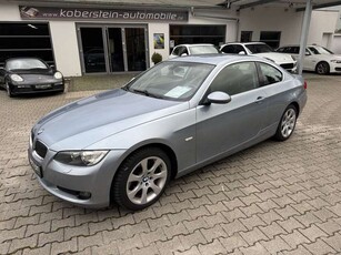 BMW 330i*Leder,Xenon,Automatik,guter Zustand*