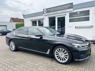 BMW 730d / Leder/Massage/Head up/Softclose/Schiebe.