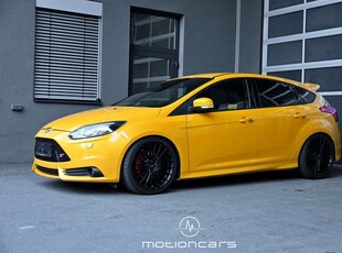 Ford FocusST Pickerl NEU EXP € 12.480,-