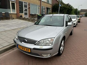 Ford Mondeo2.0-16V Platinum