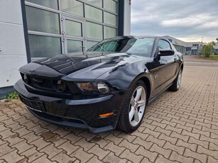 Ford Mustang4,6-V8 erst 35'km! TOP Zustand/Liebhaber