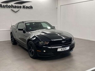 Ford MustangMUSTANG 3.7 COUPE LEGENDE AUS LEISTUNG UND STILL