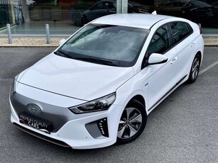 Hyundai IONIQE-Ioniq 28 kWh PREMIUM / CAMERA / APPLE CARPLAY