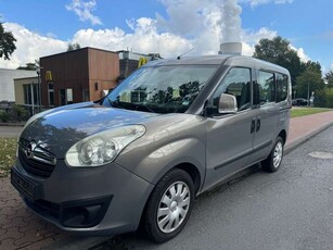 Opel Combo2.HAND/KLIMA/SHZ/5-SITZER/KUPPLUNG PFEIFT