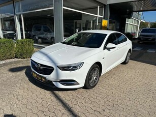 Opel Insignia2,0 Innovation 4x4*AUTOMATIK*AHK*Navi*Kamera*