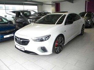 Opel InsigniaB Grand Sport GSi 4x4 mit Schiebedach