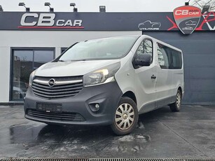 Opel Vivaro** 9 PLACES ** DEGATS CARROSSERIE **