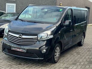 Opel VivaroCOMBI VAN 8 PLACES