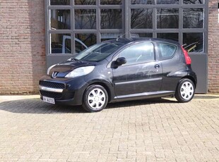 Peugeot 1071.0-12V Airco-AUX-Nieuwe APK