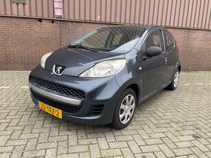 Peugeot 1071.0-12V XR 5drs. Airco Nieuwe APK Stuurbekracht.