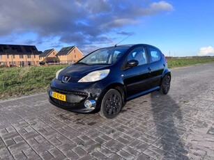 Peugeot 1071.0-12V XS 5drs