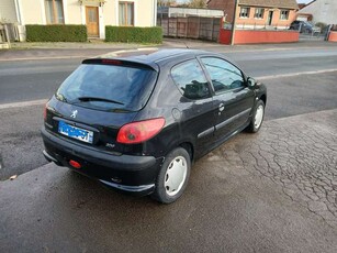 Peugeot 2061.1i X Line