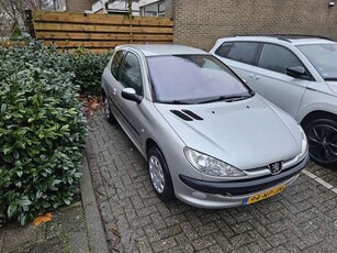 Peugeot 2061.4 16V Gentry