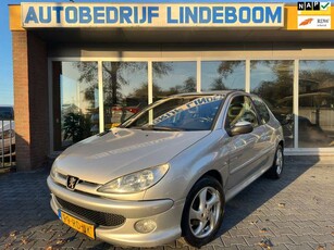 Peugeot 2061.4-16V Quiksilver ,Leer,Centrale vergrendeling,El