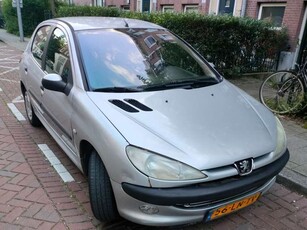 Peugeot 2061.4 Gentry