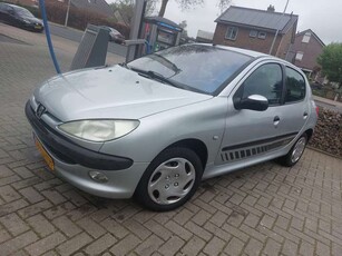 Peugeot 2061.4 Gentry Premium